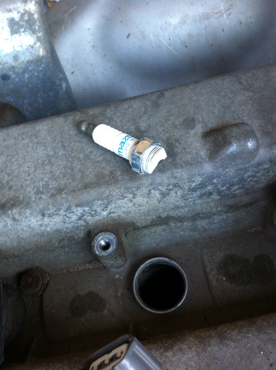 Свечи зажигания не откручиваются: Если свечи зажигания не хотят ...